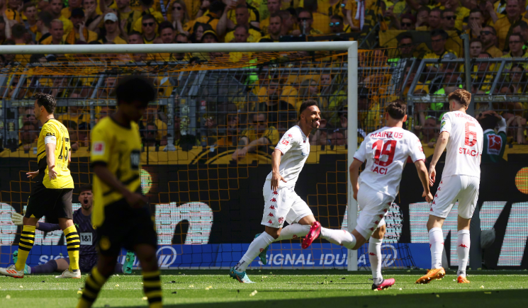  科隆门将超神扑救零封拜仁攻击群  