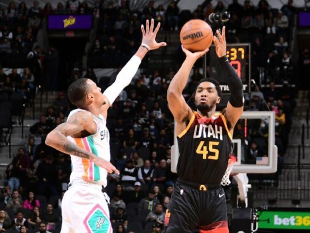  穆雷末节独得十分，老鹰逆转击败篮网  