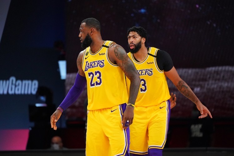  浓眉哥伤退湖人不敌太阳遭遇三连败  